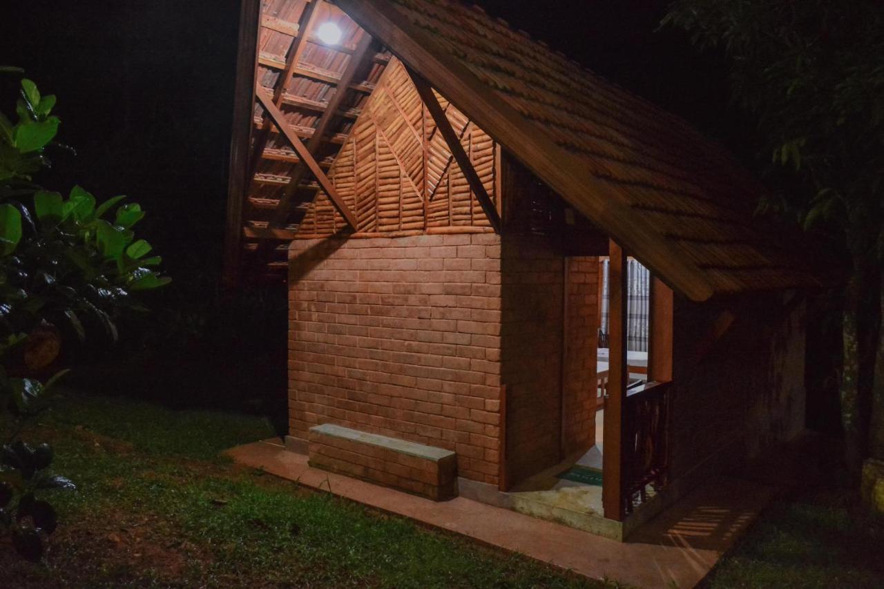Cinnamon Village Sinharaja Deniyaya Esterno foto