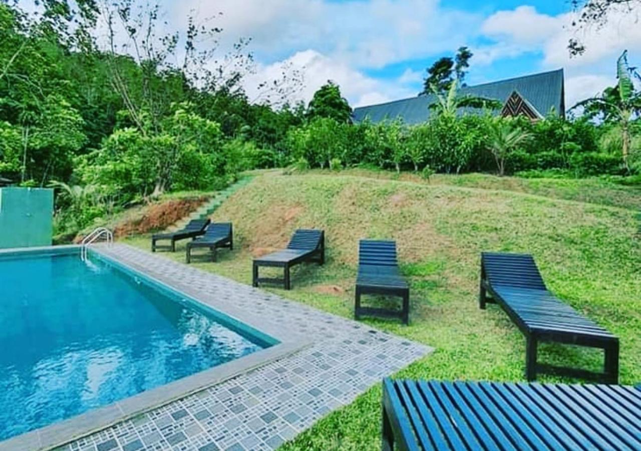 Cinnamon Village Sinharaja Deniyaya Esterno foto
